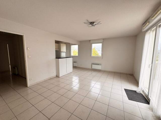 Appartement À Louer Type 3 Saint Hilaire Saint Mesmin — photo du bien