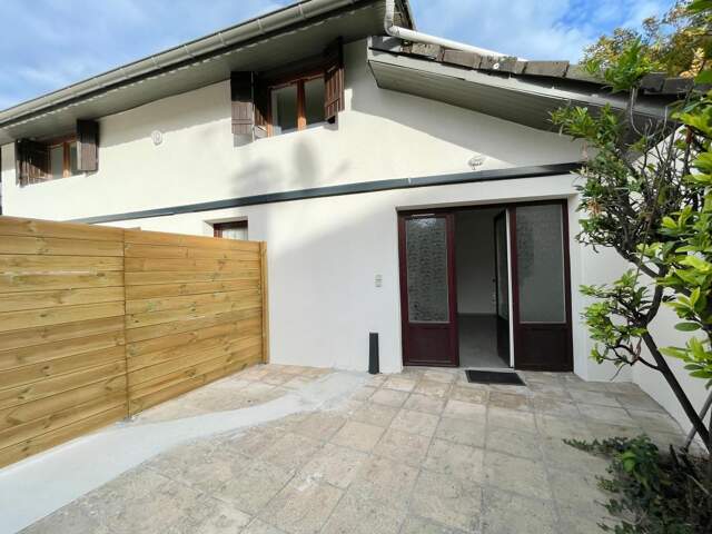 Appartement À Vendre — photo du bien
