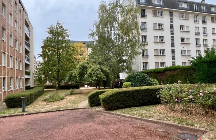 Appartement Versailles 1 pièce(s) 38.49 m2 — photo 2