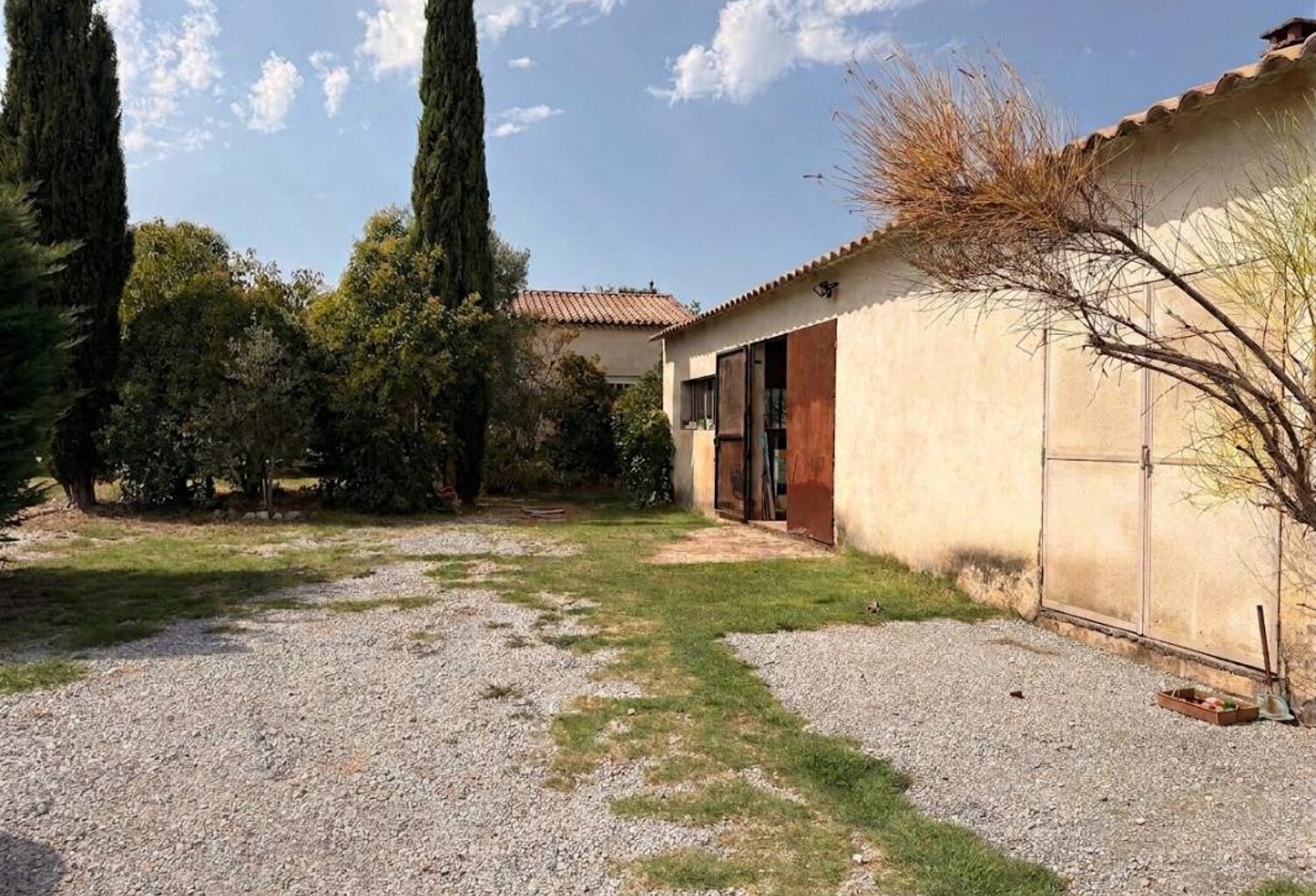 Bien Commercial À Vendre — photo 1