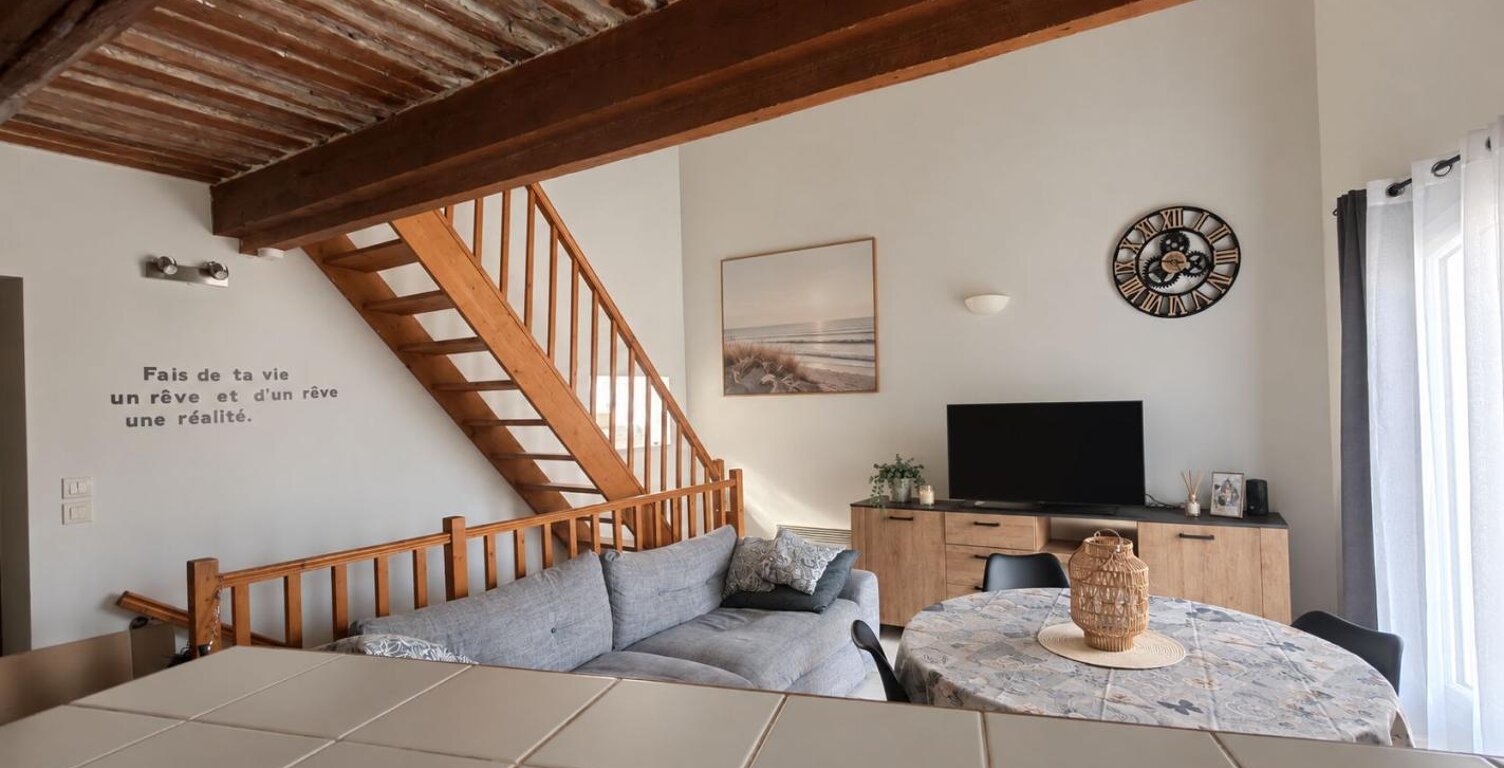 Maison de village À Louer centre de Rochefort du Gard — photo 1