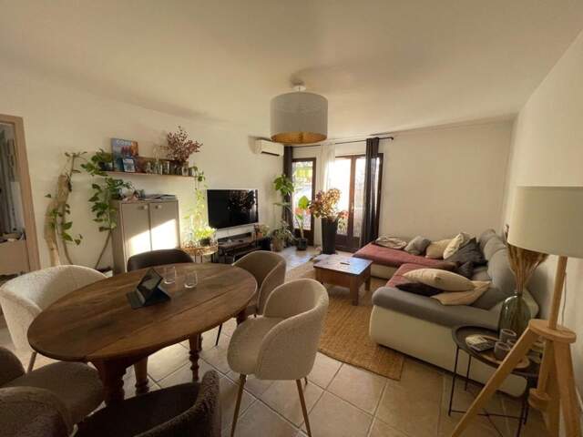 Appartement T3 84120 PERTUIS À Louer — photo du bien