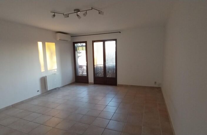 Appartement T3 84120 PERTUIS À Louer — photo 3