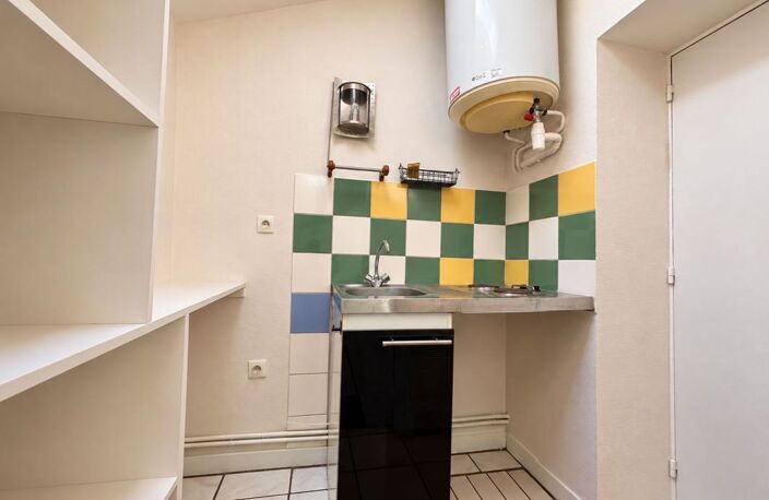 METRO MASSENA - STUDIO 12.68m2 CARREZ (26.70m2 AU SOL) — photo 3