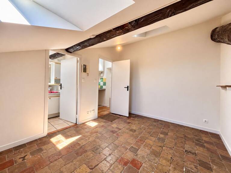 METRO MASSENA - T1 12.68m2 CARREZ (26.70m2 AU SOL) — photo 1