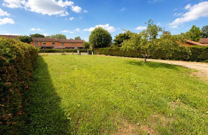 À vendre – Terrain de 614 m² non viabilisé en plein cœur de Saint-Jean-de-Thurigneux – — photo 2