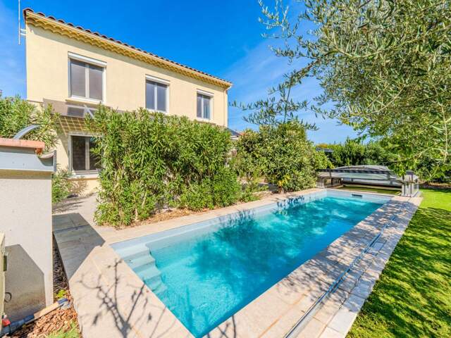 Maison Familiale 5 chambres sur une parcelle de 1060 m2 — photo du bien