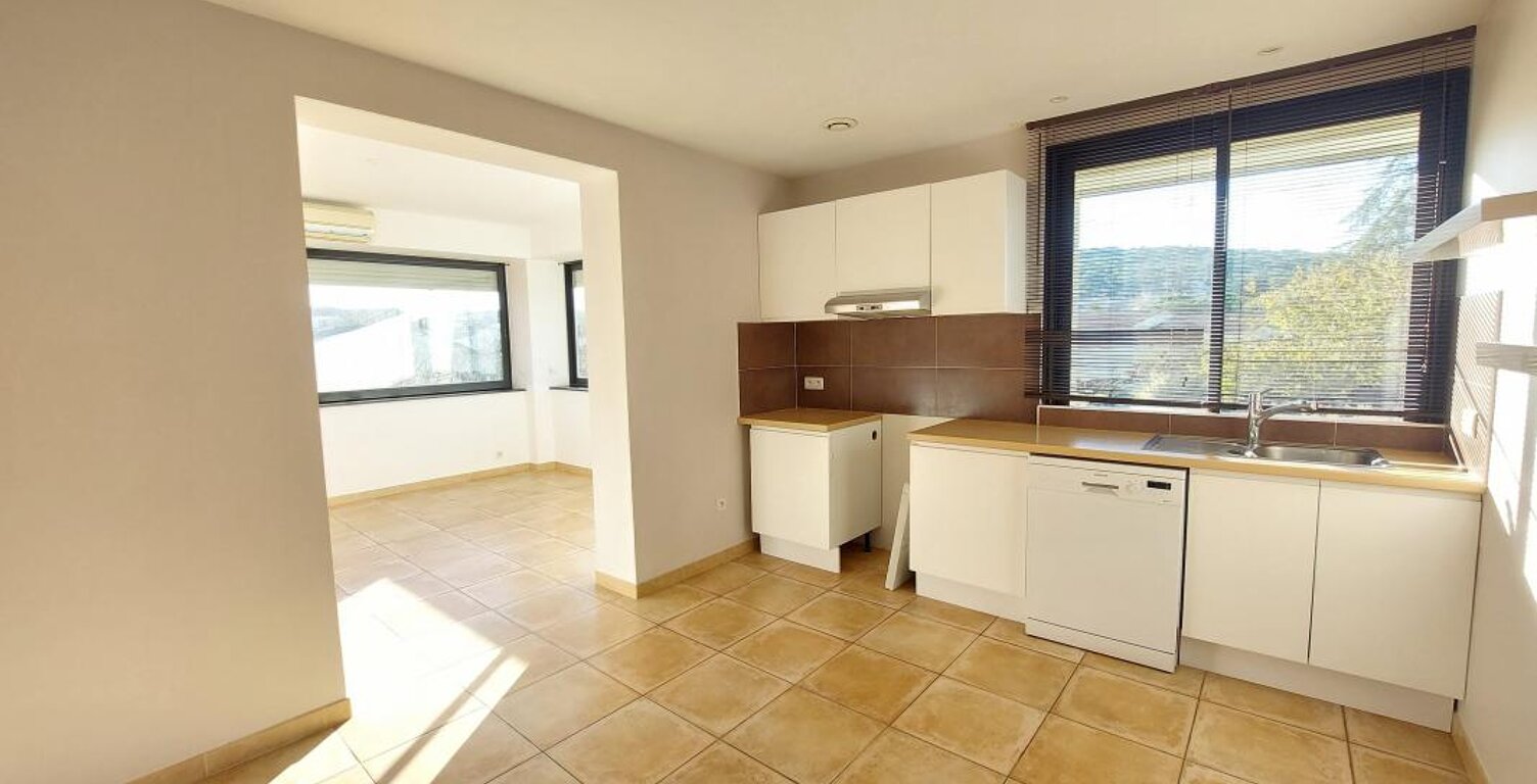 Appartement À Louer — photo 1