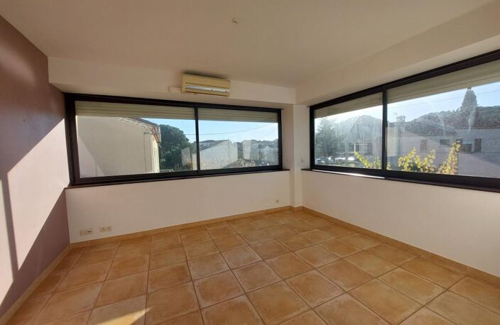 Appartement À Louer — photo 2