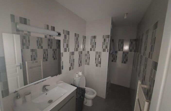 Appartement MEUBLE À Louer DISPONIBLE au 08/10/2026 — photo 5