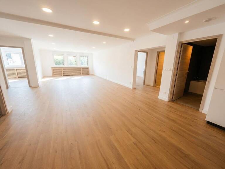 Appartement À Vendre — photo 1