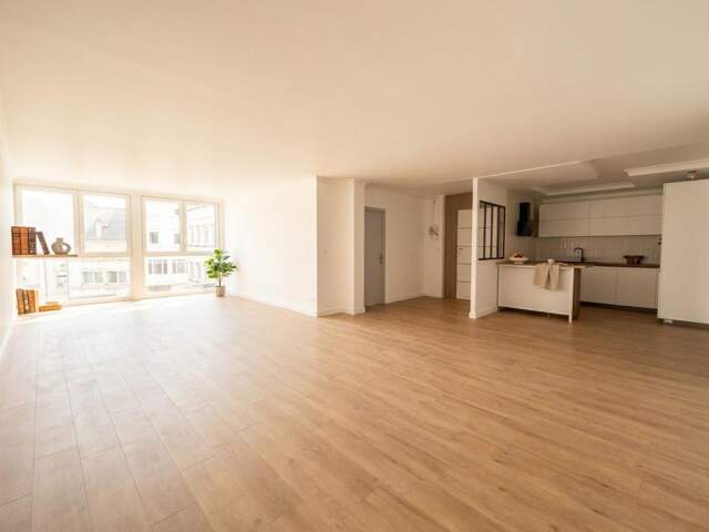 Appartement À Vendre — photo du bien