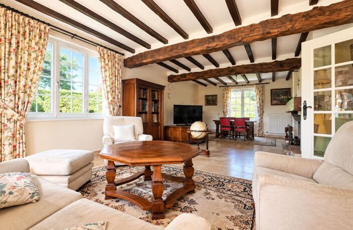Maison À Vendre SAINT MARTIN DU MANOIR - 200 m2 - 5 chambres - 3481 m2 de terrain — photo 4