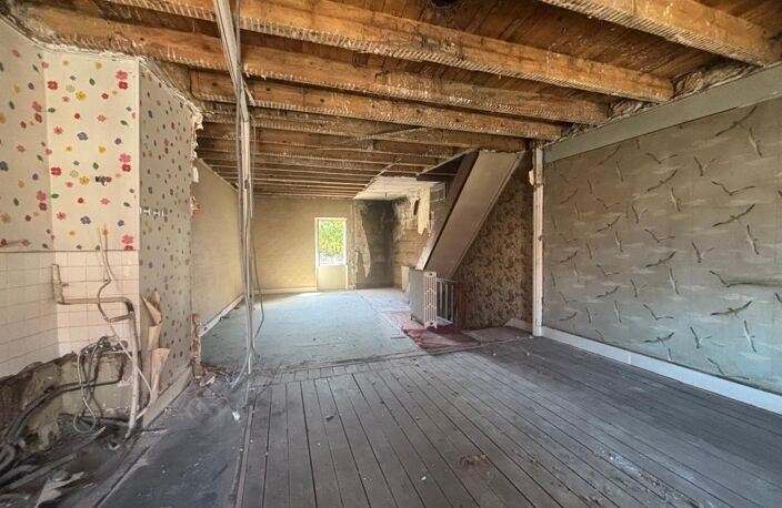 Appartement triplex à rénover avec cour et balcon — photo 5