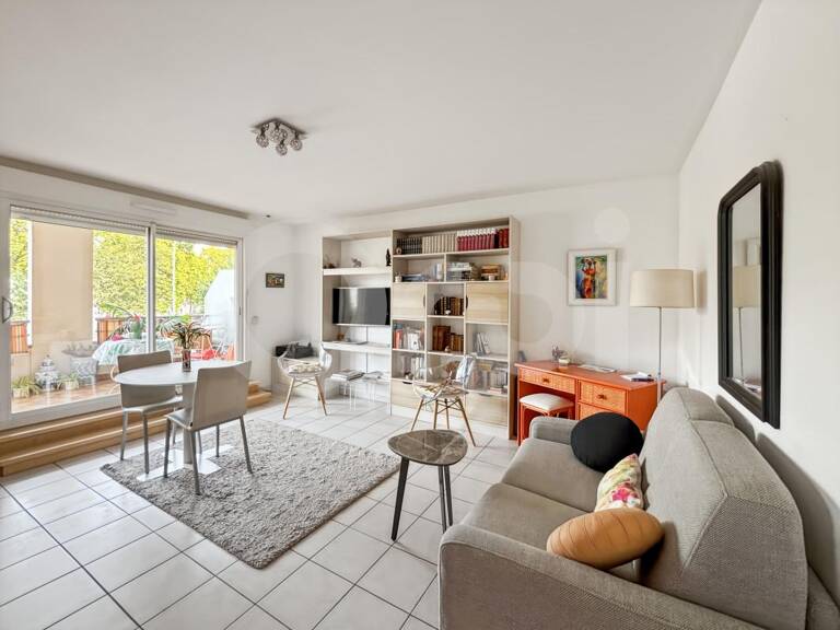 HYÈRES – T2 de 51 m² avec terrasse, garage et cave – VIAGER OCCUPÉ — photo 1