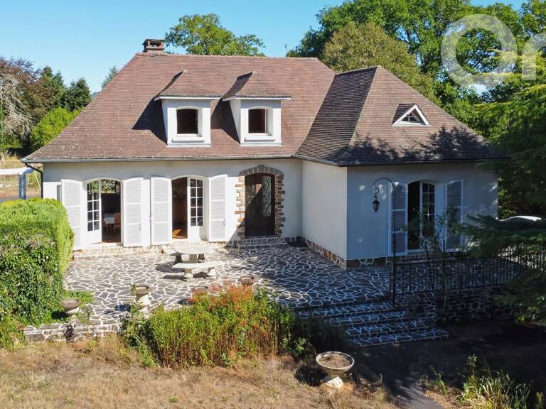   MAISON DE CARACTÈRE SEMI-ENTERRÉE – 158 M² – 4 CHAMBRES – 7 100 M² DE TERRAIN – AMBAZAC — photo 1