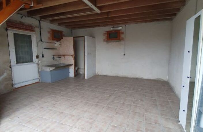 Local à louer / Joue Les Tours 25 m2 — photo 2