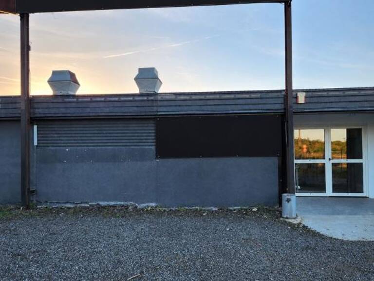 Bien Commercial À Vendre — photo 1