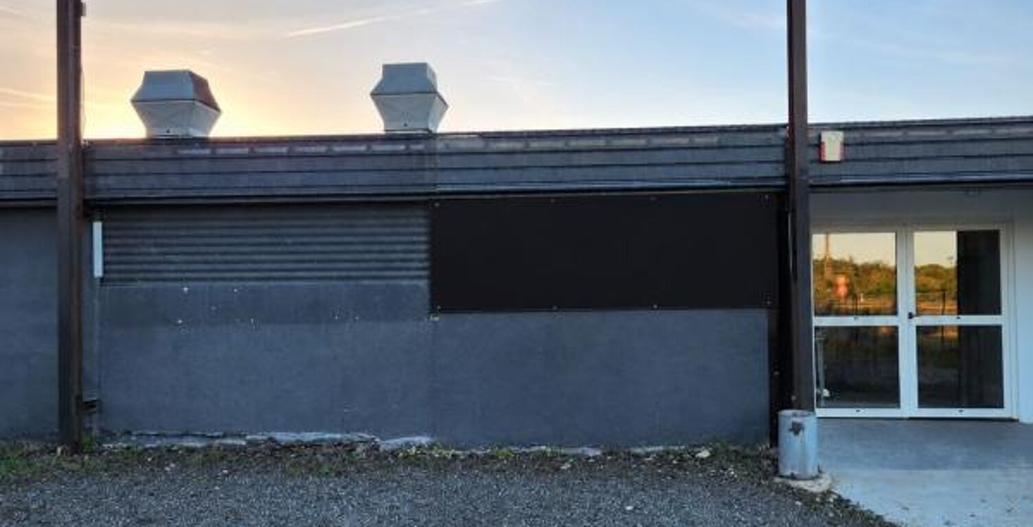 Bien Commercial À Vendre — photo 1
