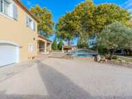 Villa de charme avec piscine et 5 chambres à Clarensac — photo 3