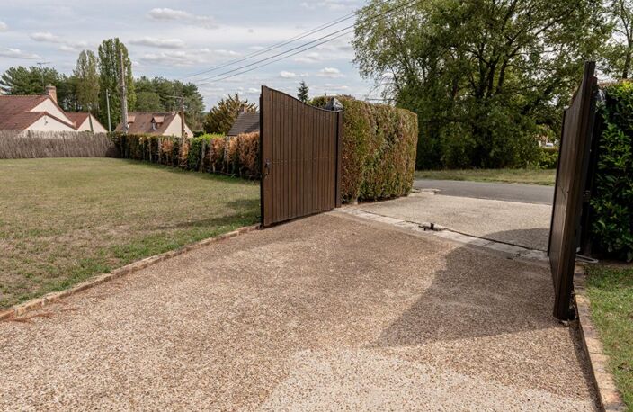 LIEUX UNIQUES ® x PROPRIÉTÉS PRIVÉES ® PROPRIÉTÉ DE 169 M² SUR 3.762 M² - DHUIZON - PISCINE-PIÈCE D'EAU — photo 4