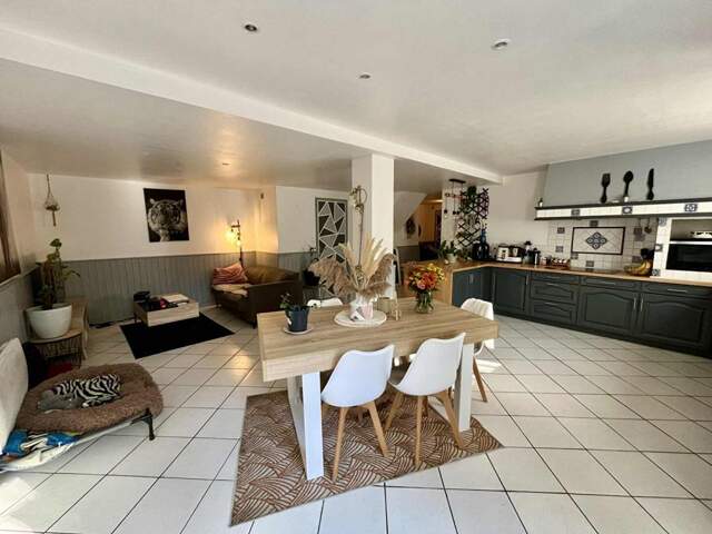 Maison Château L'Evêque 130 m2 avec garage et jardin — photo du bien