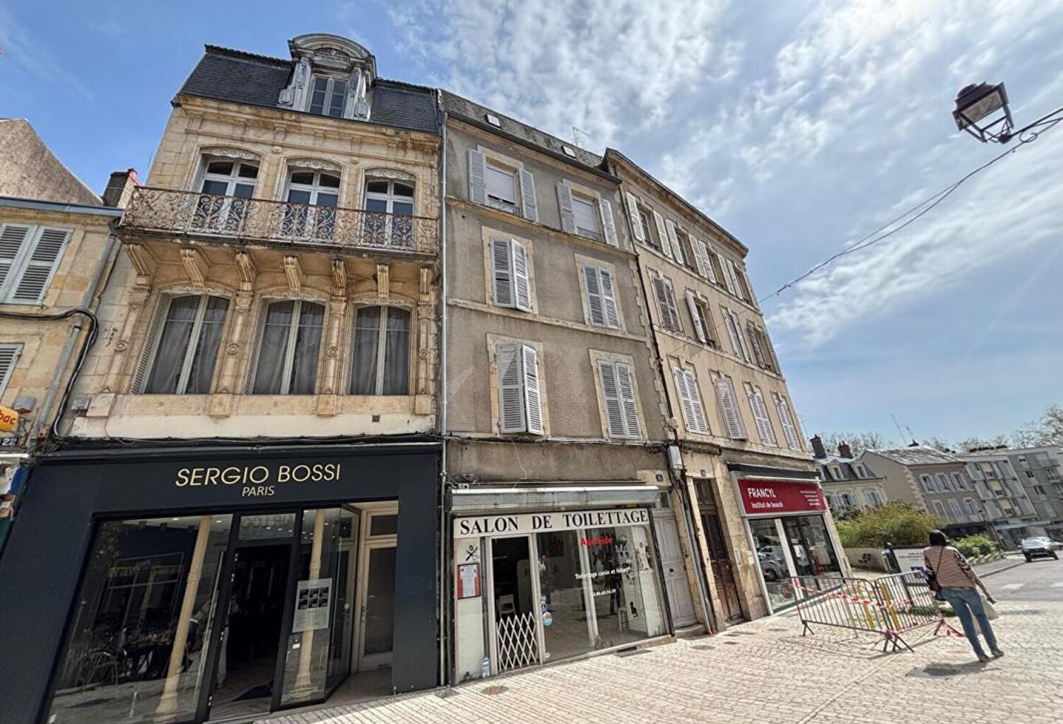 IMMEUBLE AVEC LOCAL COMMERCIAL - 3 PLATEAUX - NEVERS CENTRE-VILLE — photo 1