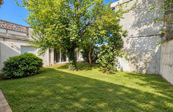 Ensemble immobilier. Immeuble de rapport avec 13 appartements loués meublés sur TALENCE. Rapport net 77616 euros — photo 3