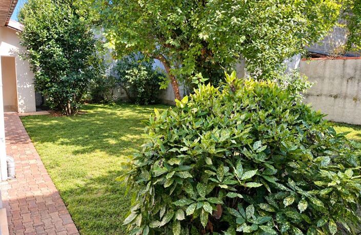 Ensemble immobilier. Immeuble de rapport avec 13 appartements loués meublés sur TALENCE. Rapport net 77616 euros — photo 4