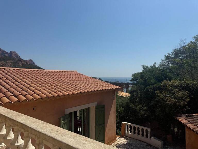 Appartement 81 m² à rénover - Vue dégagée sur l'Esterel et aperçu mer - À 200 mètres de la plage - Petite copropriété, piscine collective — photo 1