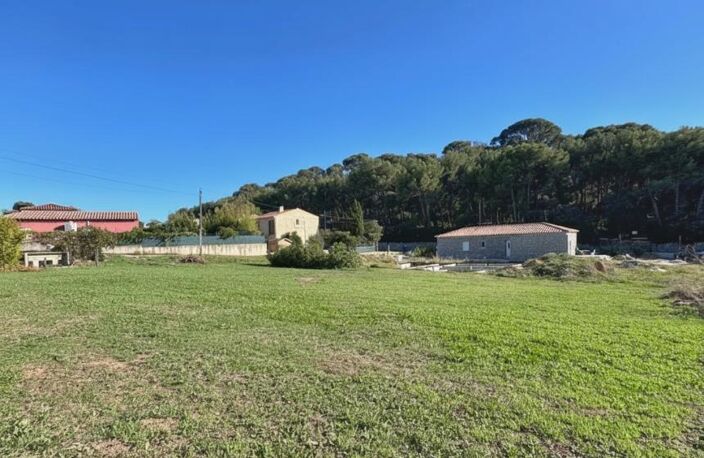 OLLIOULES. Terrain de 564 m2 libre choix constructeur avec permis de construire — photo 2