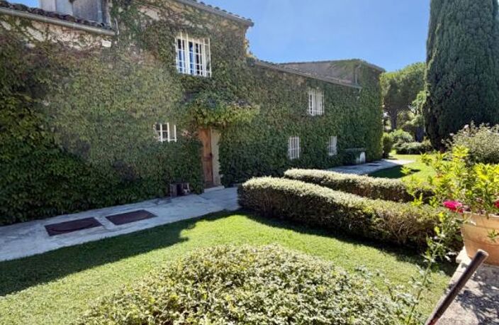 Mas de caractère - 7 pièces - Piscine, pool house et jardin paysager de 5 000 m² — photo 2
