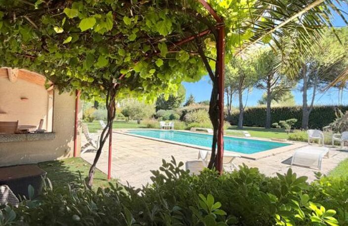 Mas de caractère - 7 pièces - Piscine, pool house et jardin paysager de 5 000 m² — photo 5