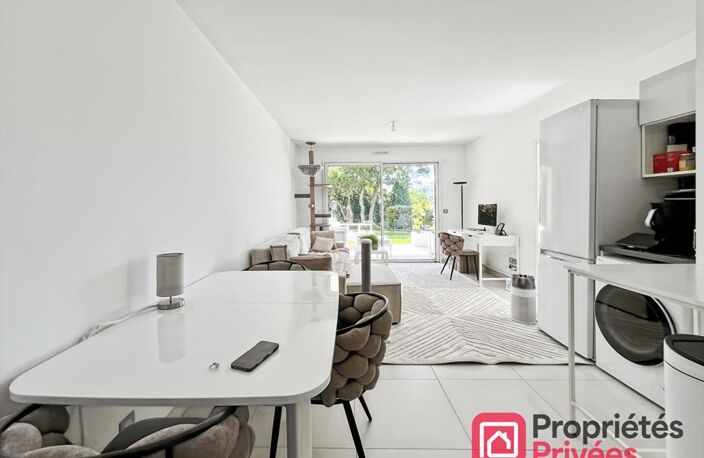 ÈZE VILLAGE : T4 avec jardin privatif, aperçu mer et garage — photo 3