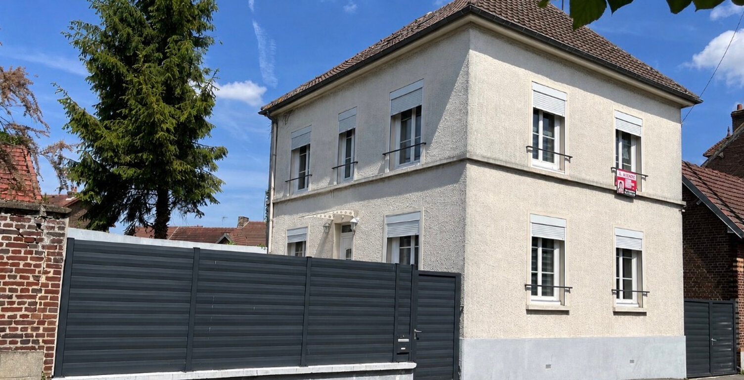 Maison 7 pièce(s) 128 m²  HYPER-CENTRE de NOYON  - 5 chambres et Garage — photo 1