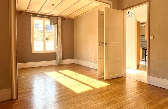 Maison 7 pièce(s) 128 m²  HYPER-CENTRE de NOYON  - 5 chambres et Garage — photo 2