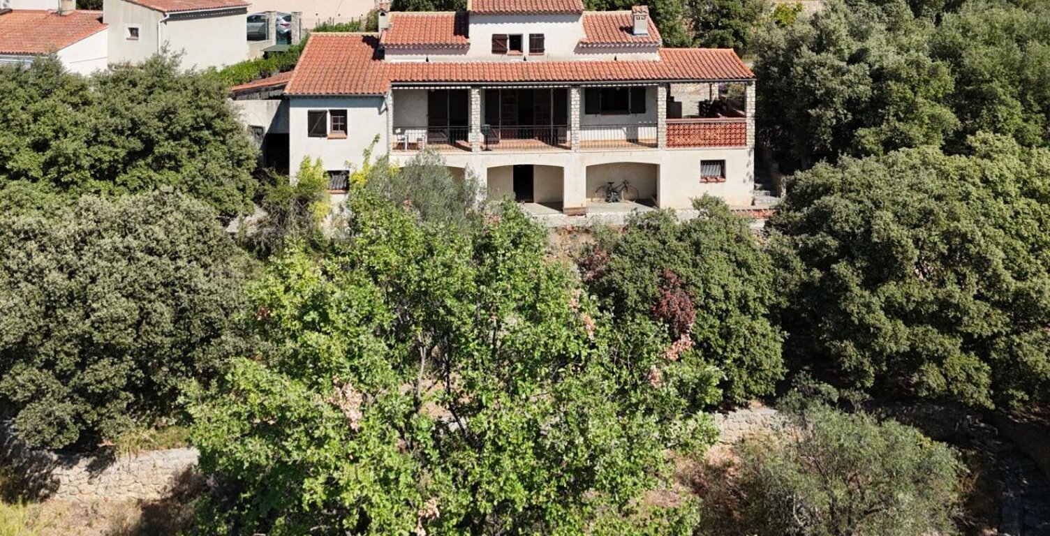 Maison traditionnelle,  vue exceptionnelle , Taradeau — photo 1