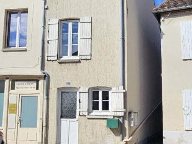 COURTENAY  Maison de village à rénover de 41 m² — photo du bien