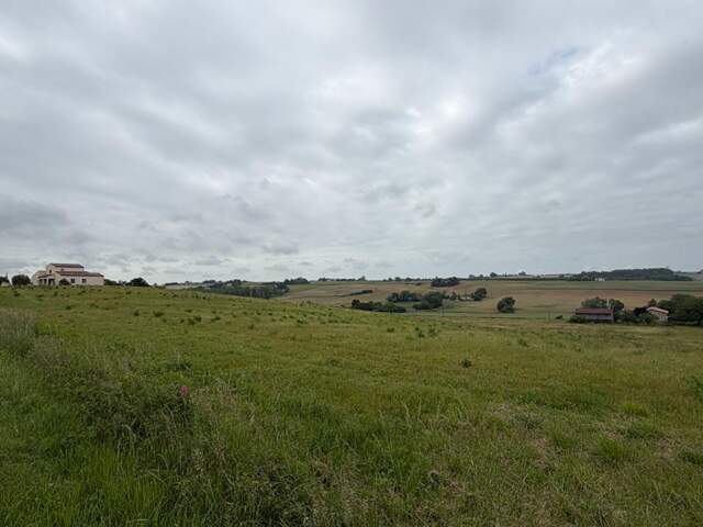 Terrain à bâtir de 1346 m2 avec vue dégagée sur la campagne — photo du bien