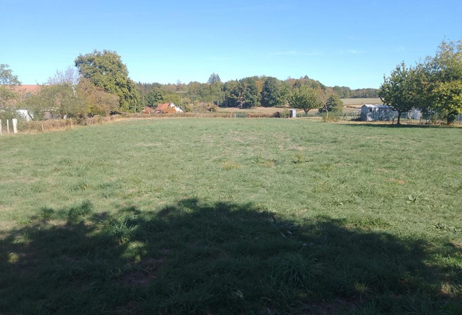 Terrain  constructible de  3200 m² — photo 1