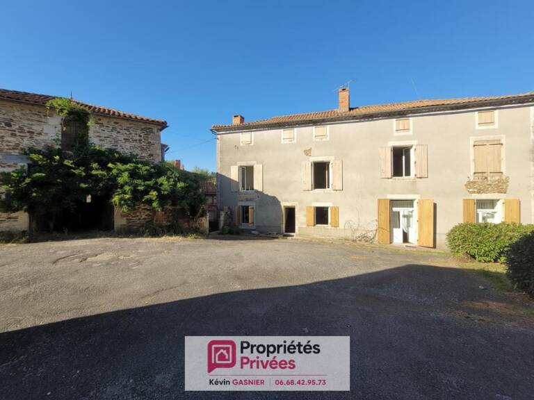 CHERVES CHATELARS (16310) : Maison de 184m2 avec jardin et dépendances — photo 1