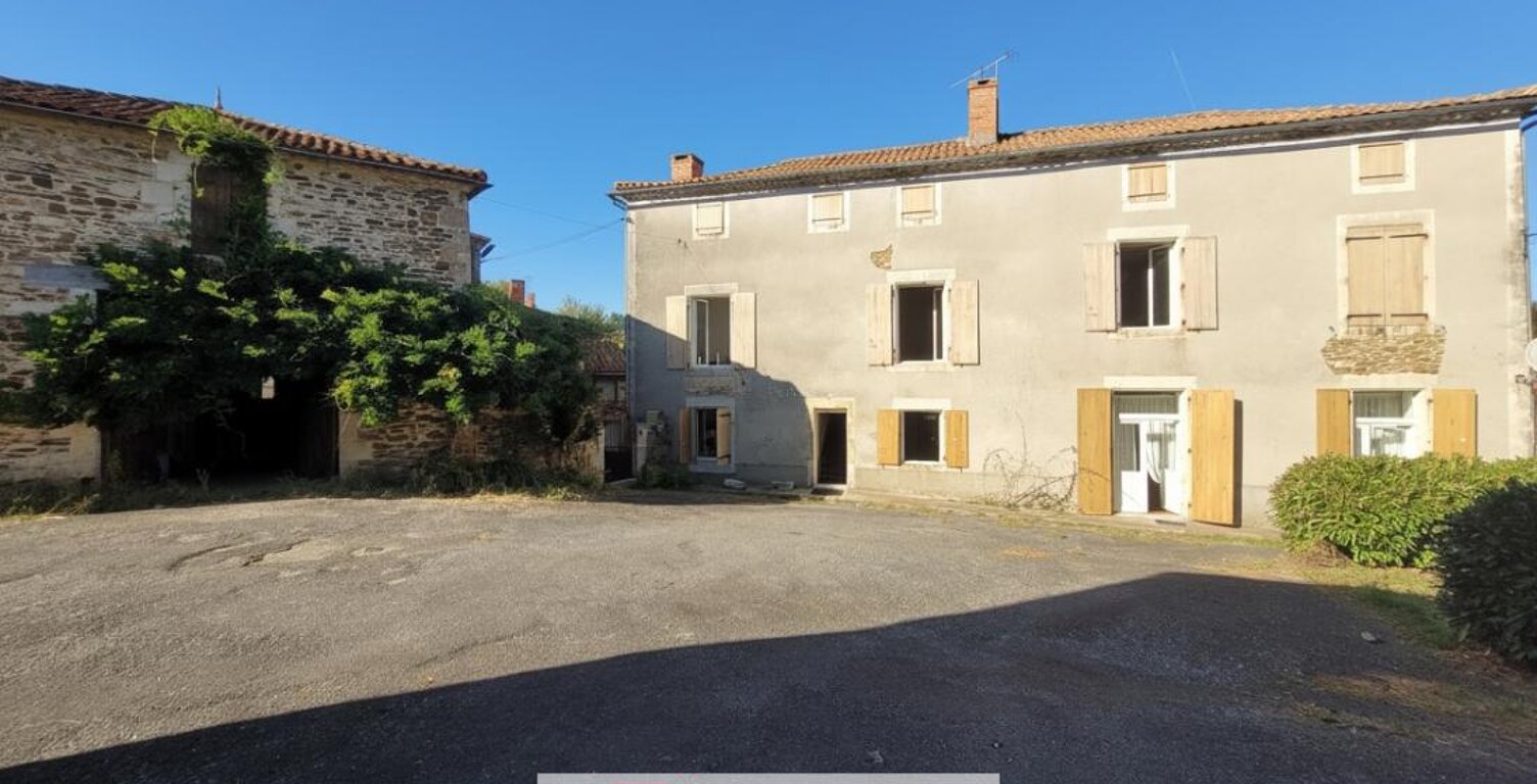 CHERVES CHATELARS (16310) : Maison de 184m2 avec jardin et dépendances — photo 1