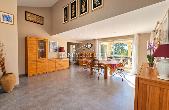 Villa — photo 3