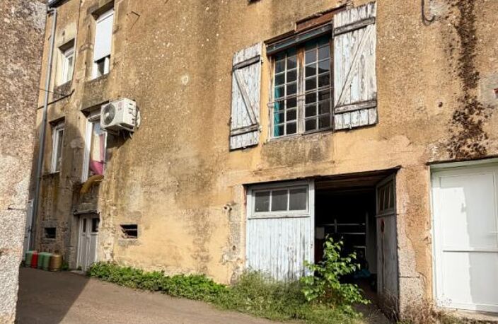 Immeuble Quarre Les Tombes 6 pièce(s) 143 m2 — photo 2