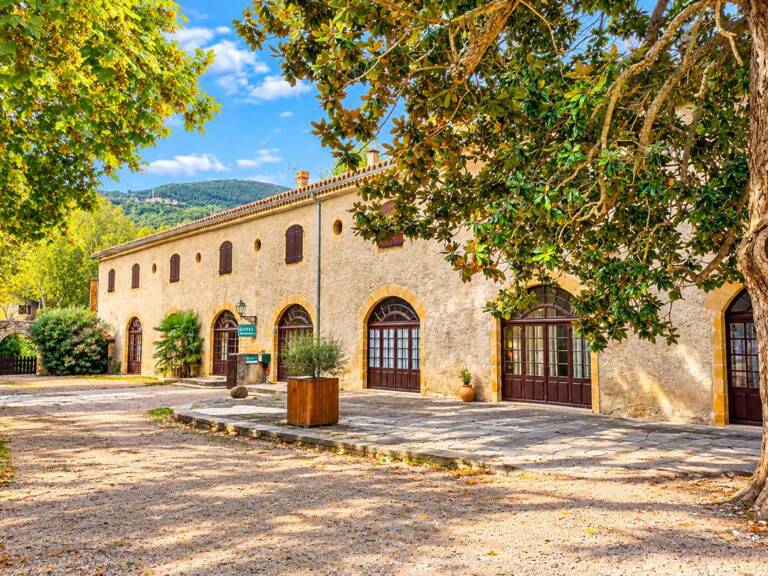 Un ancien évêché du XVIIe siècle  2 500 m², 30 chambres et 1,3 hectare de parc au coeur du Pays Cathare. Hôtel, événementiel, séminaires, spa ou projet touristique — photo 1