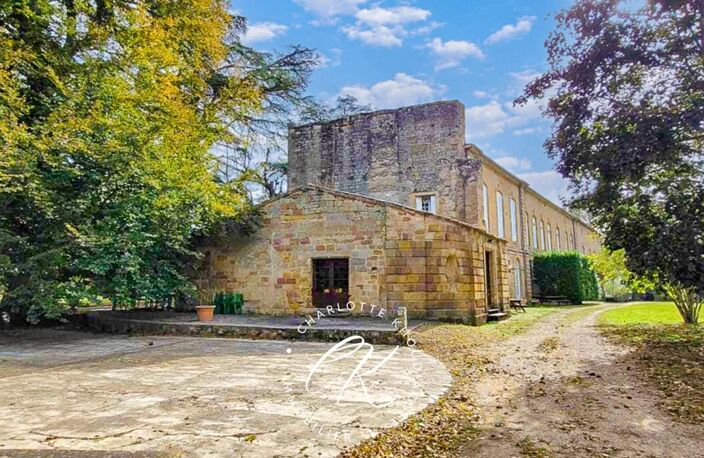 Un ancien évêché du XVIIe siècle  2 500 m², 30 chambres et 1,3 hectare de parc au coeur du Pays Cathare. Hôtel, événementiel, séminaires, spa ou projet touristique — photo 2