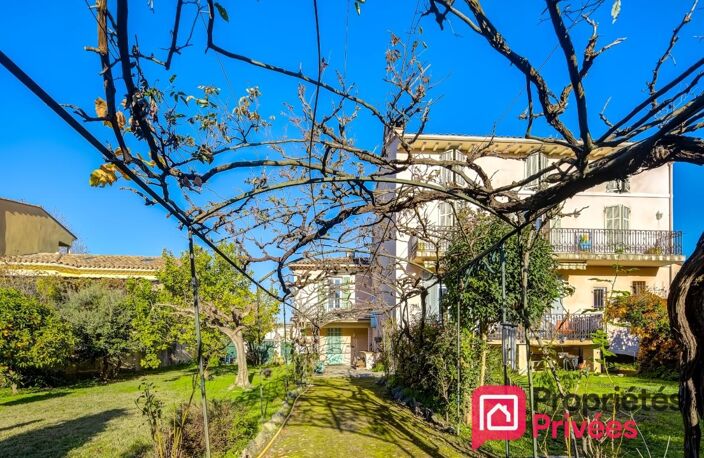 HAUT DE VILLA EN DUPLEX AVEC GRAND JARDIN, GARAGE ET PARKINGS — photo 3