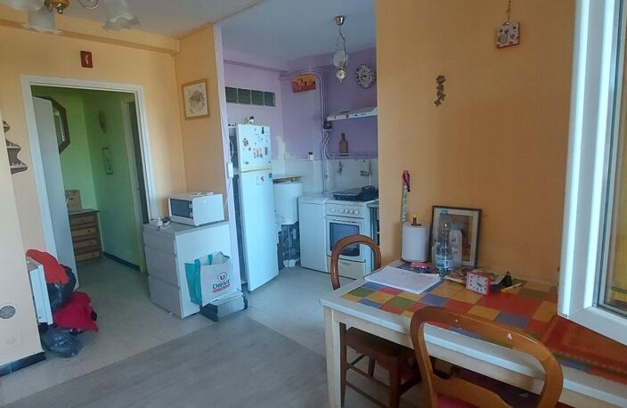 30.GARD.NIMES. APPARTEMENT DE 38 m²  QUARTIER CAMPLANIER DANS RESIDENCE CALME ET SECURISEE — photo 2