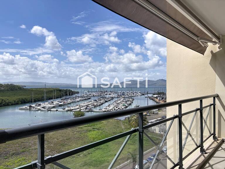 Fort-de-France : T3 lumineux avec vue MER — photo 1