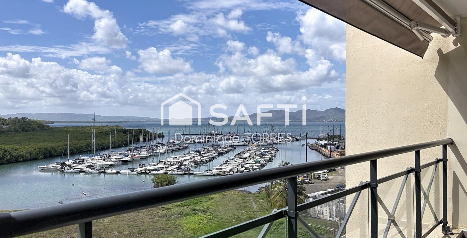 Fort-de-France : T3 lumineux avec vue MER — photo 1
